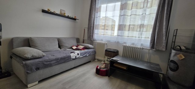 Eladó panellakás, Dunaújvárosban 38 M Ft, 2 szobás