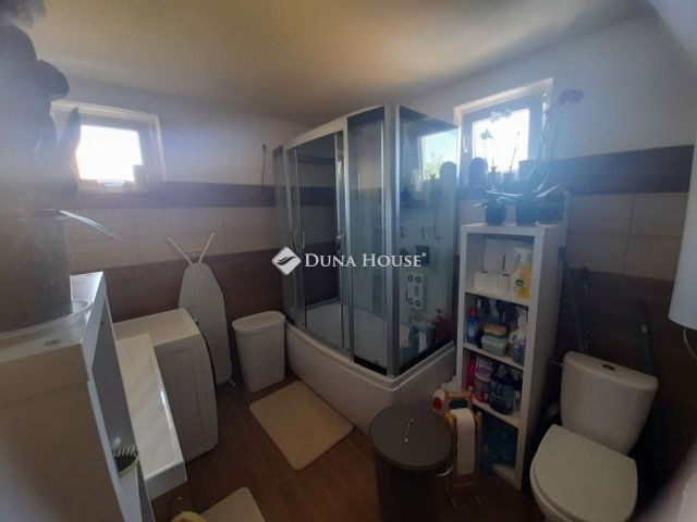 Eladó családi ház, Tápióságon 65 M Ft, 4 szobás