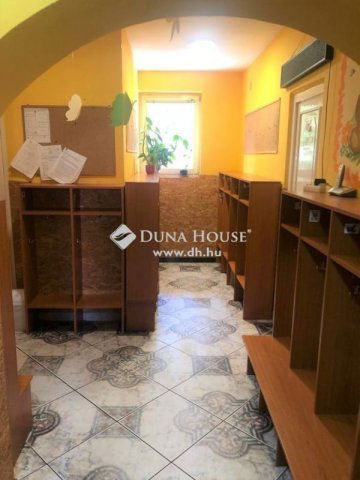 Eladó családi ház, Halásztelken 295 M Ft, 8 szobás