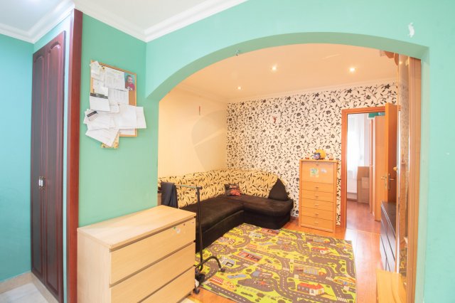 Eladó panellakás, Tatabányán 41.9 M Ft, 3+1 szobás