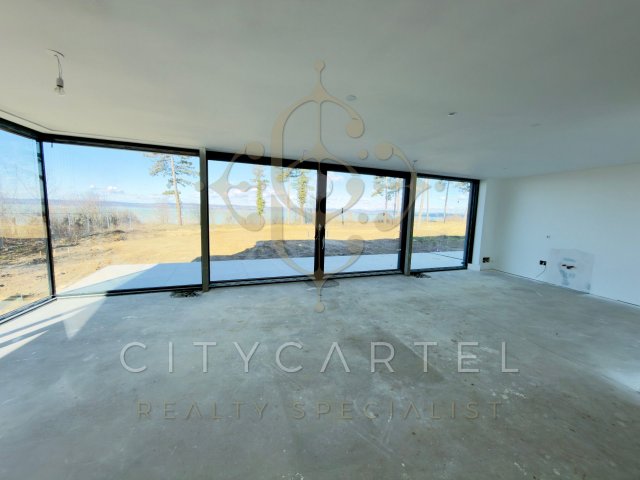 Eladó családi ház, Balatonföldváron 680 M Ft, 5 szobás