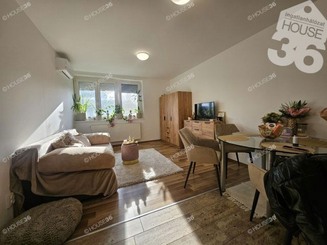 Eladó téglalakás, Kecskeméten 47.9 M Ft, 2 szobás