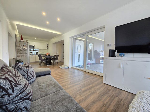 Eladó családi ház, Dombóváron 46.9 M Ft, 3 szobás