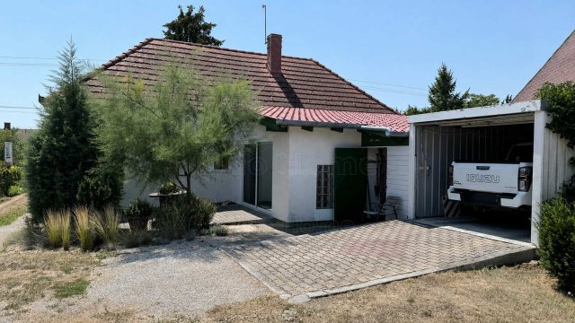 Eladó családi ház, Vonyarcvashegyen 64 M Ft, 3 szobás