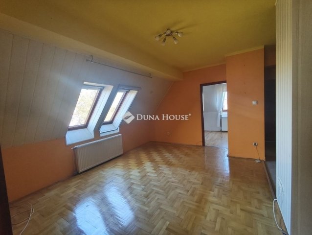 Eladó téglalakás, Székesfehérvárott 65 M Ft, 1+3 szobás