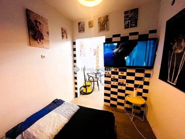 Eladó téglalakás, Balatonfüreden 64.99 M Ft, 2 szobás