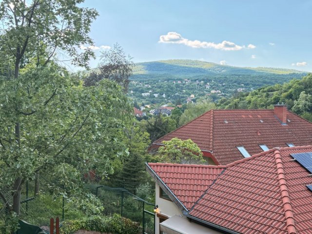 Eladó téglalakás, Pécsett 77 M Ft, 3 szobás