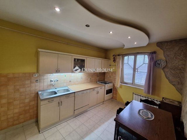 Eladó téglalakás, Kecskeméten 54.9 M Ft, 2 szobás