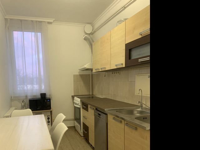 Eladó téglalakás, Debrecenben, Gyöngyösi utcában 75 M Ft