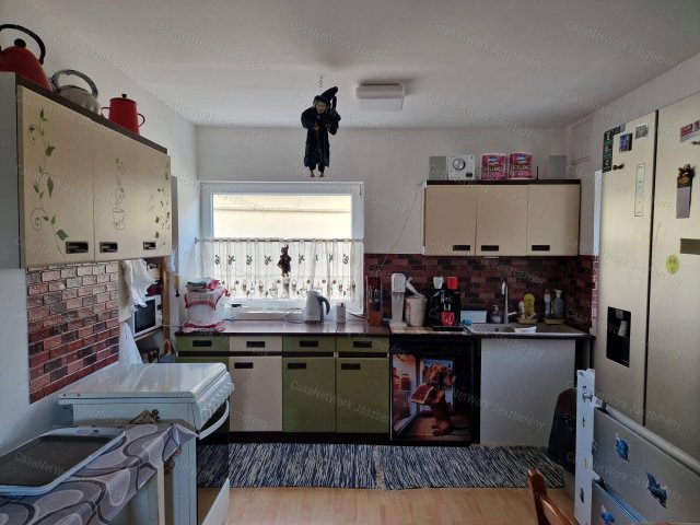Eladó családi ház, Erdőtelken 19.9 M Ft, 2 szobás