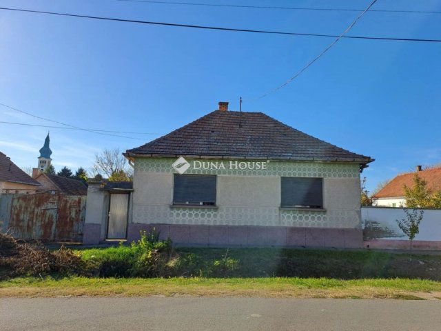 Eladó családi ház, Katymáron 6.7 M Ft, 4 szobás