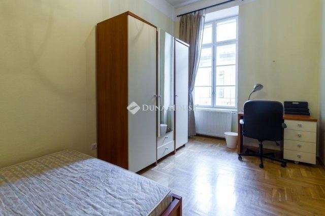 Eladó téglalakás, Budapesten, V. kerületben 120 M Ft, 3 szobás