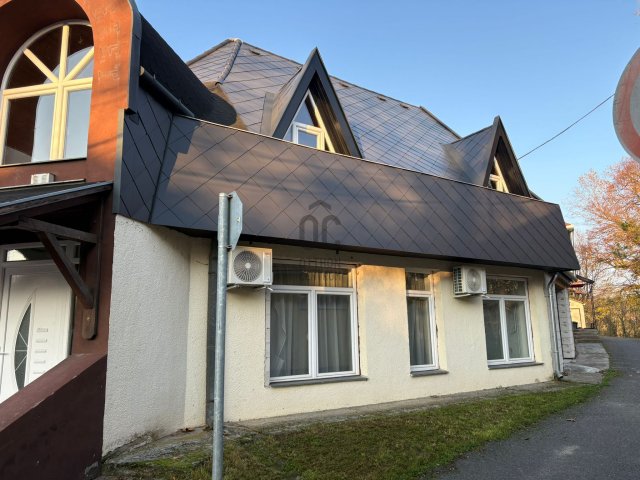 Eladó családi ház, Öreglakon 110 M Ft, 8 szobás