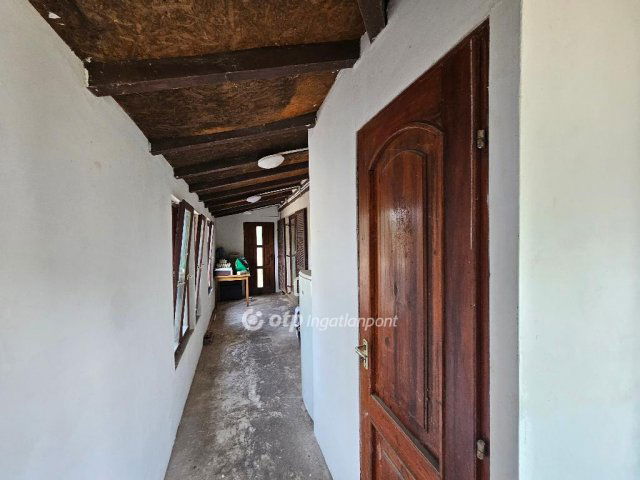 Eladó nyaraló, Gárdonyban 29.8 M Ft, 2 szobás
