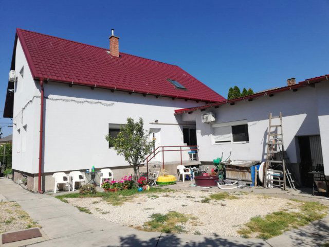 Eladó családi ház, Bicskén 94.5 M Ft, 6 szobás
