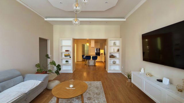 Eladó téglalakás, Budapesten, XVI. kerületben, Rákosi úton