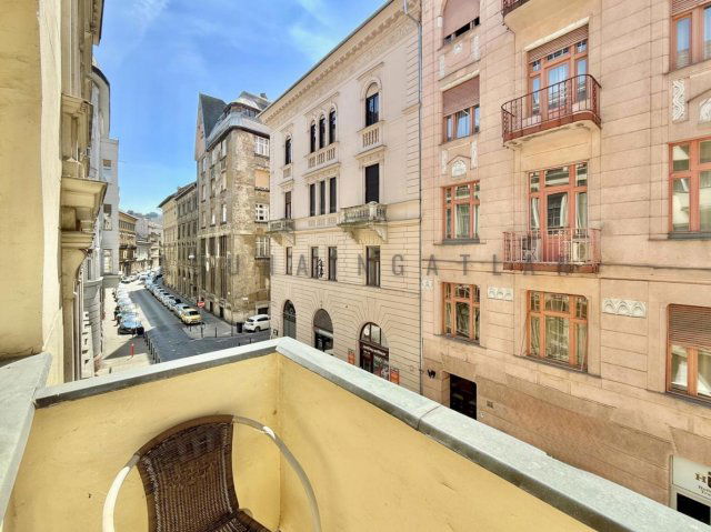 Kiadó téglalakás, albérlet, Budapesten, V. kerületben, 2 szobás