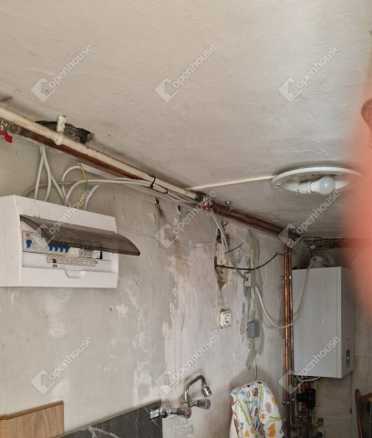 Eladó családi ház, Banán 38 M Ft, 4 szobás