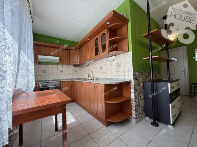 Eladó panellakás, Kecskeméten 39.9 M Ft, 2 szobás