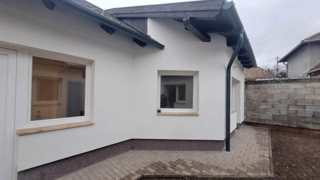 Eladó családi ház, Nyergesújfaluban 86.6 M Ft, 4 szobás