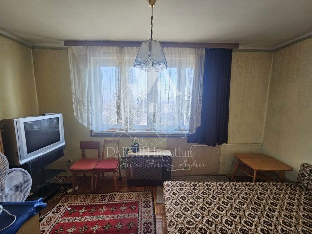 Eladó téglalakás, Szolnokon 25.4 M Ft, 1+2 szobás