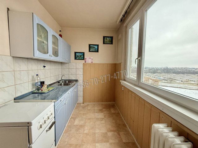 Eladó panellakás, Oroszlányban 34 M Ft, 2+1 szobás