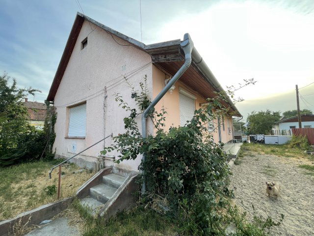 Eladó családi ház, Szigetbecsén 38 M Ft, 2 szobás