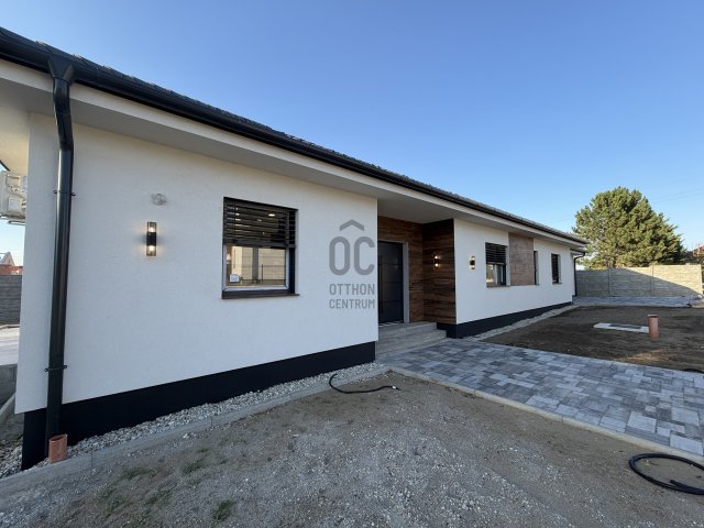 Eladó családi ház, Győrött 175 M Ft, 4 szobás