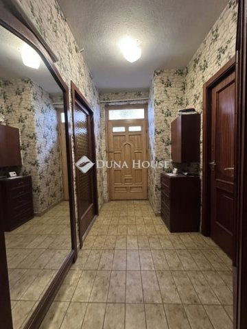 Eladó családi ház, Szegeden 199 M Ft, 7 szobás