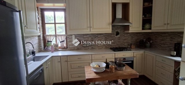 Eladó családi ház, Leányfaluban 275 M Ft, 5 szobás