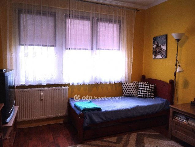 Eladó panellakás, Székesfehérvárott 55 M Ft, 1+1 szobás