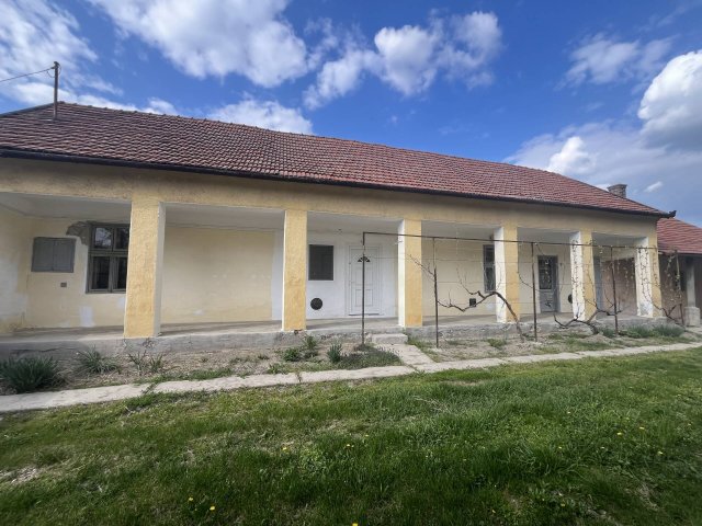 Eladó családi ház, Okányon 3.9 M Ft, 3 szobás