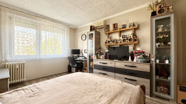 Eladó panellakás, Debrecenben 55.5 M Ft, 2 szobás