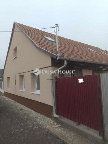 Eladó téglalakás, Hatvanban, Klapka utcában 52.5 M Ft, 3 szobás