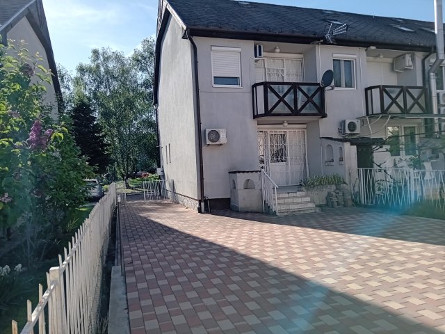 Eladó sorház, Hévízen 115 M Ft, 1+3 szobás