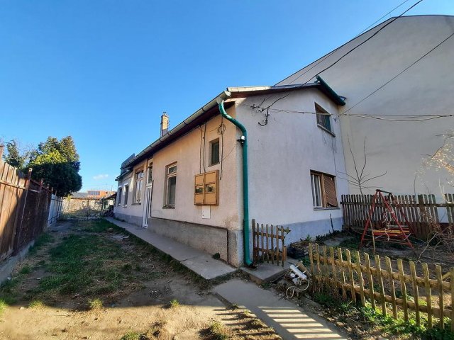 Eladó családi ház, Budapesten, XV. kerületben 94.9 M Ft