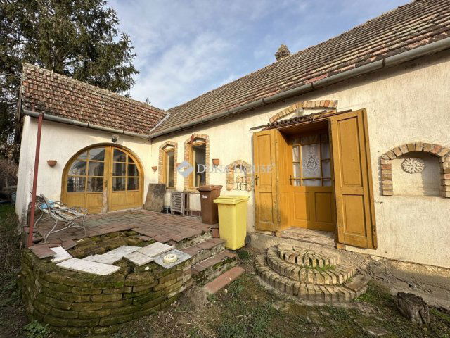 Eladó családi ház, Regölyön 8 M Ft, 4 szobás