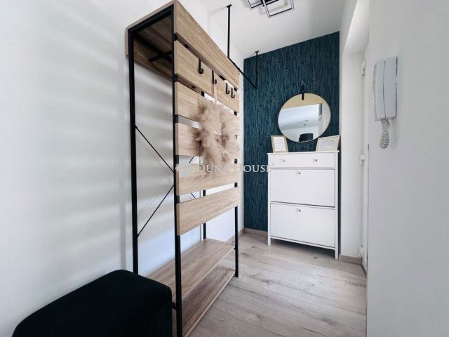 Eladó téglalakás, Pécsett 74.99 M Ft, 3 szobás