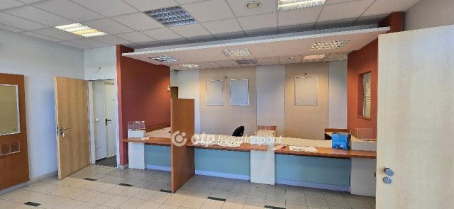 Eladó iroda, Komádiban 20 M Ft / költözzbe.hu