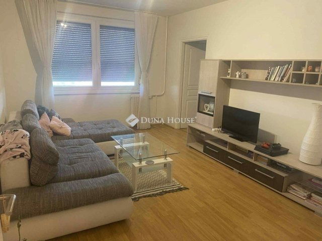 Eladó panellakás, Debrecenben 57.5 M Ft, 3 szobás