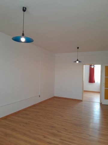 Eladó téglalakás, Kecskeméten 34.8 M Ft, 2 szobás