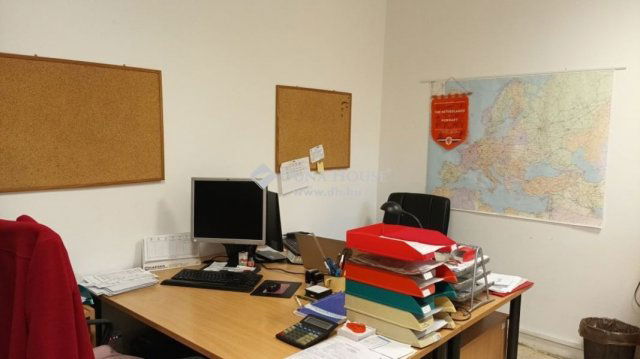 Eladó ipari ingatlan, Csolnokon 190 M Ft / költözzbe.hu