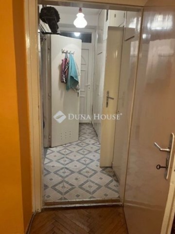 Eladó téglalakás, Pécsett 46.9 M Ft, 2 szobás