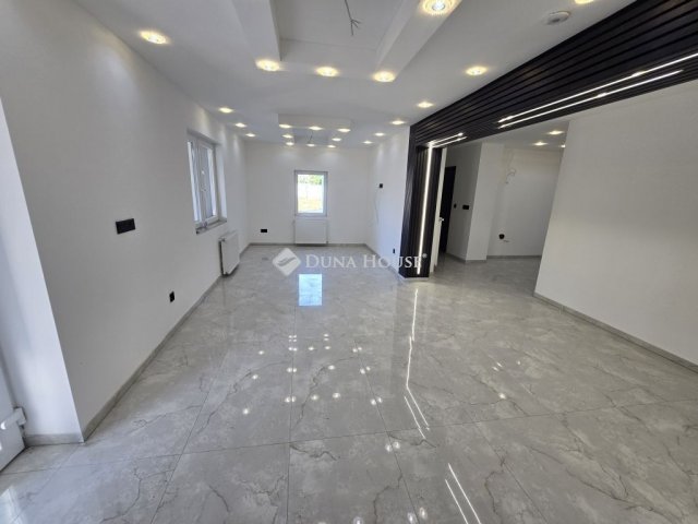Eladó családi ház, Ságváron 95 M Ft, 4 szobás