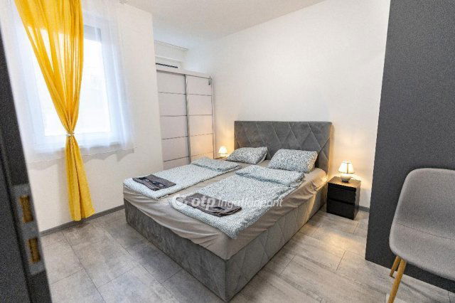 Eladó ikerház, Balatonvilágoson 120 M Ft, 3 szobás