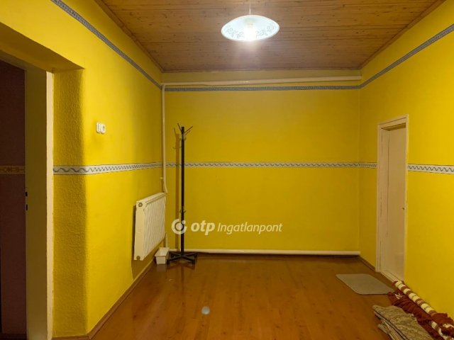 Eladó családi ház, Fegyverneken 20.9 M Ft, 3 szobás