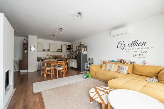 Eladó családi ház, Tatabányán 74.99 M Ft, 2 szobás