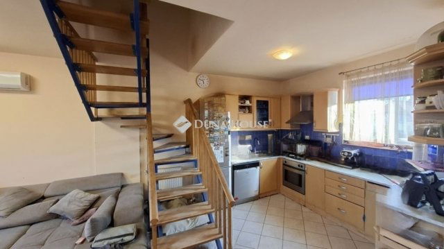 Eladó sorház, Kistarcsán 95 M Ft, 1+3 szobás