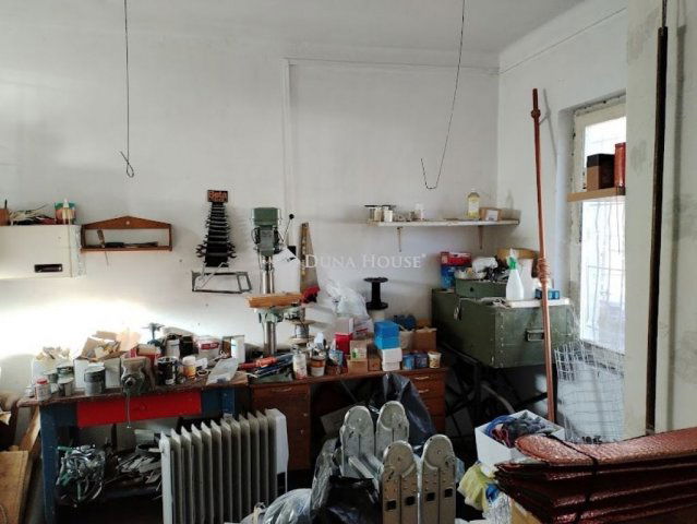 Eladó ipari ingatlan, Budapesten, IV. kerületben 35 M Ft