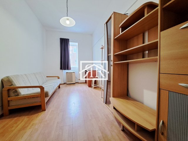Kiadó téglalakás, albérlet, Szegeden, Öthalom utcában